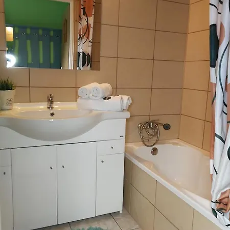 Niebieska Tawerna Bed & Breakfast 4*