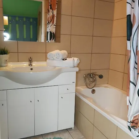 Niebieska Tawerna Bed & Breakfast *